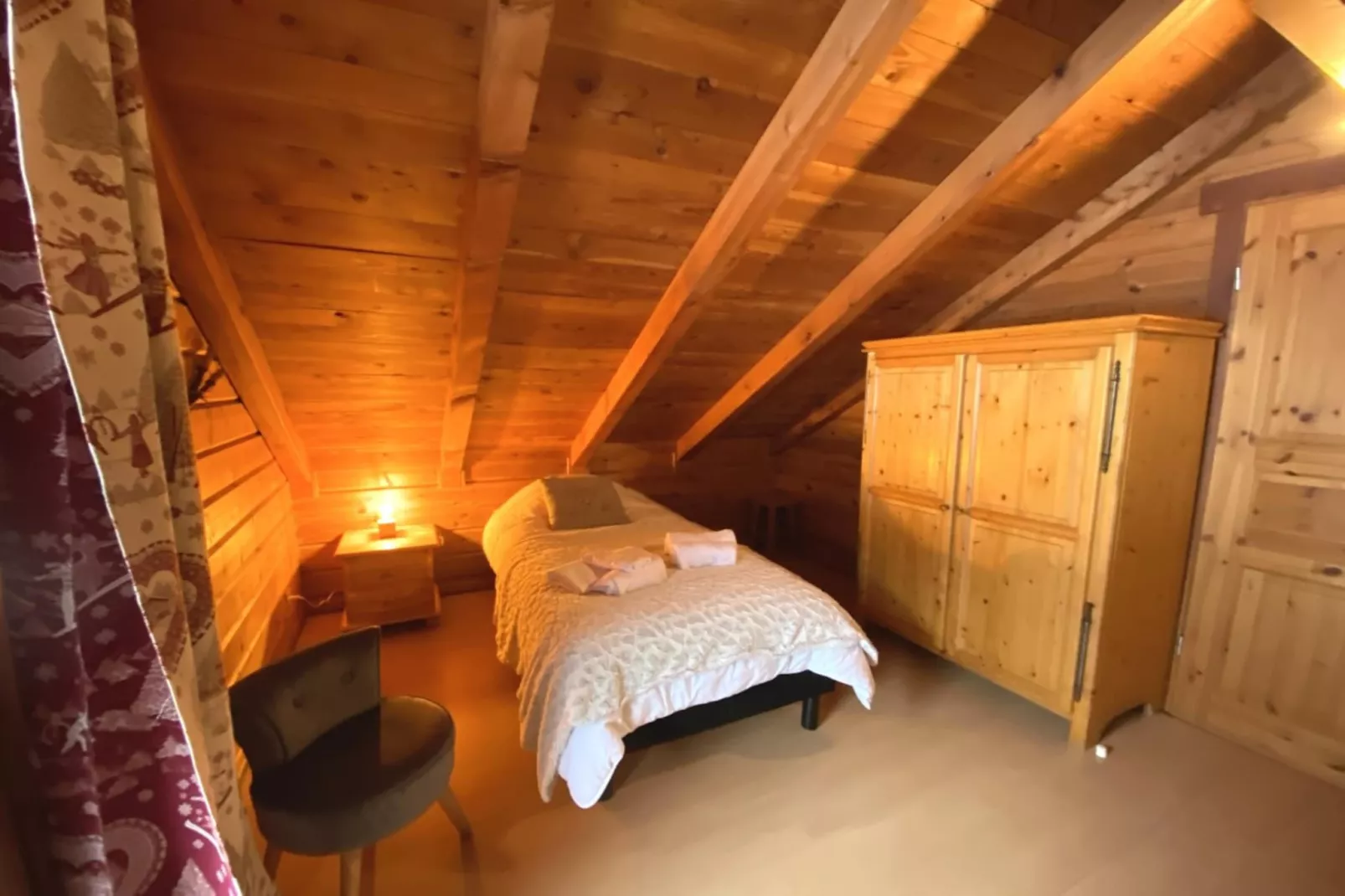 LE SKIEUR  Chalet en bois-Slaapkamer