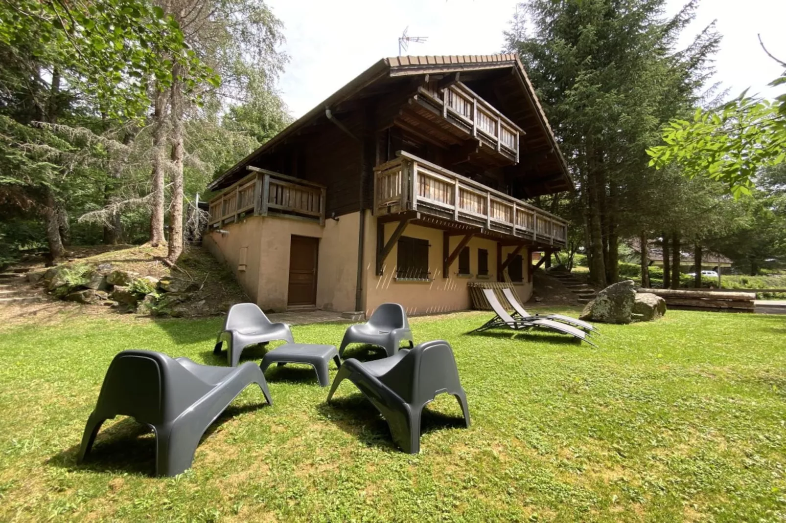 LE SKIEUR  Chalet en bois-Buitenlucht