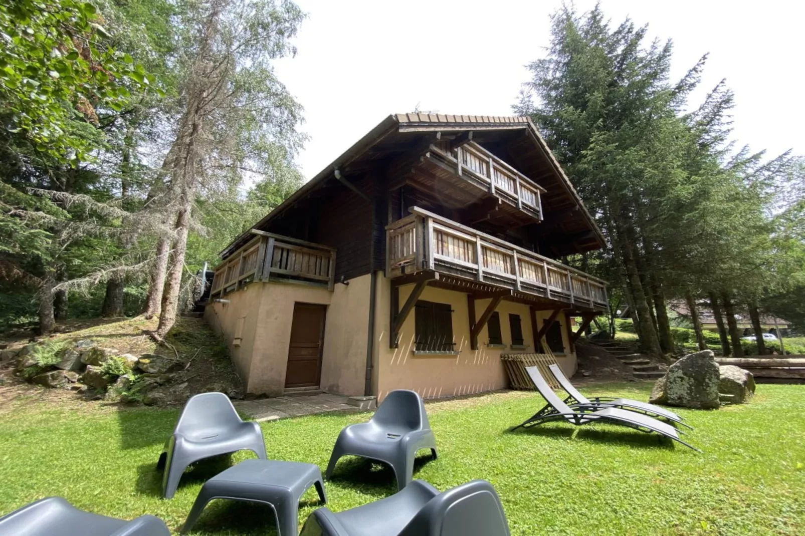 LE SKIEUR  Chalet en bois-Buitenlucht