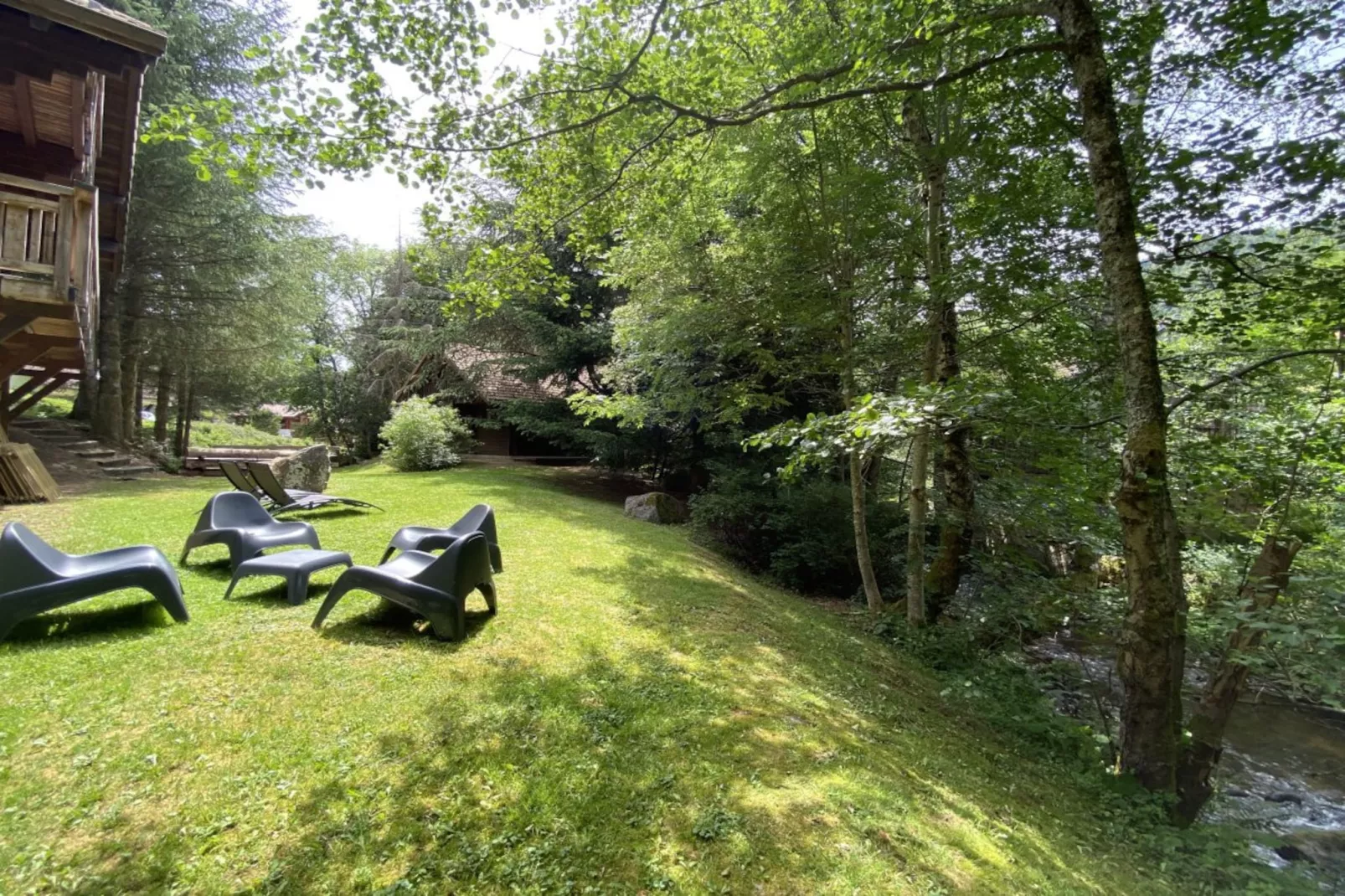 LE SKIEUR  Chalet en bois-Buitenlucht