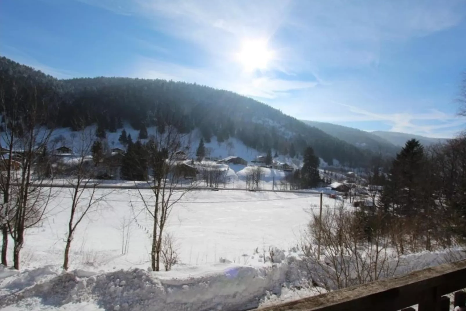 LE GRAND CERF  Chalet en rondins avec SPA Jacuzzi-Buitenlucht