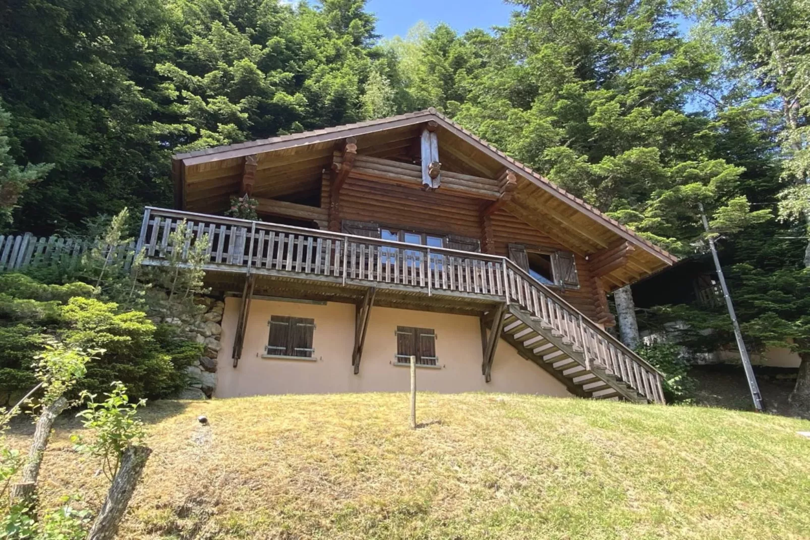 LE GRAND CERF  Chalet en rondins avec SPA Jacuzzi-Buitenlucht