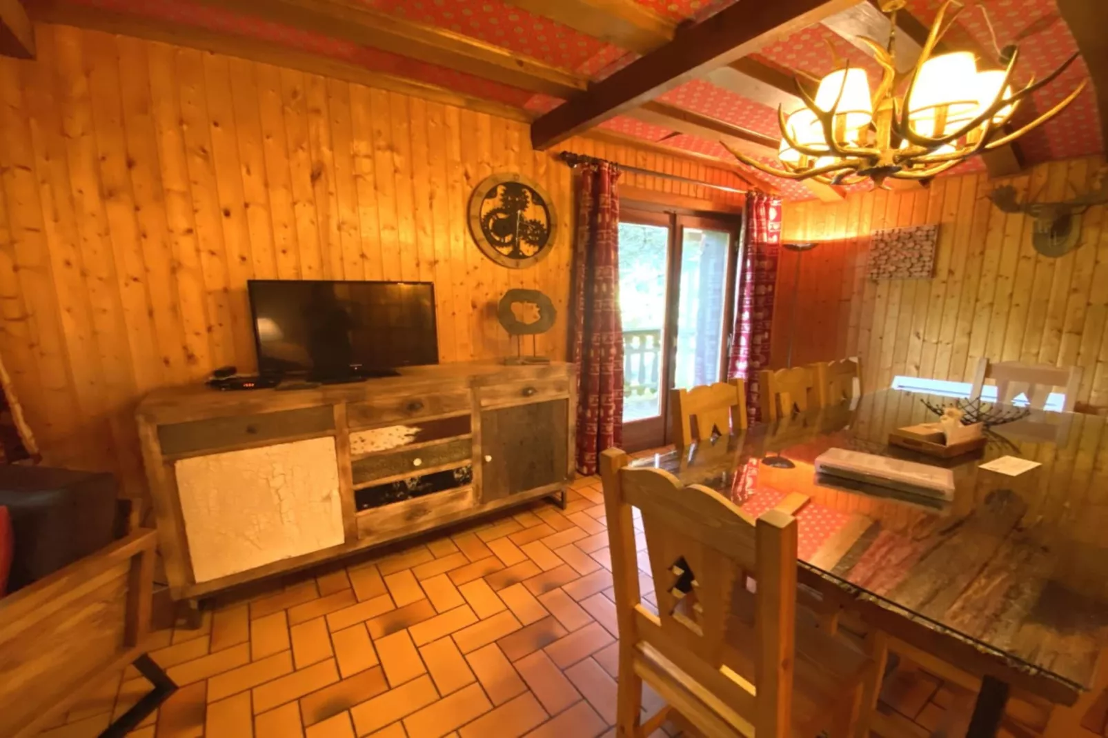 LE TRAPPEUR  Chalet en bois vue montagne-Woonkamer