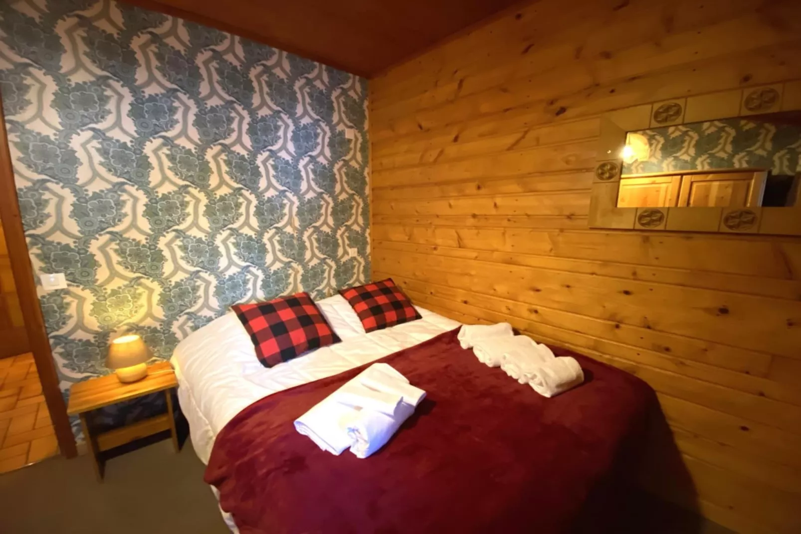 LE TRAPPEUR  Chalet en bois vue montagne-Slaapkamer