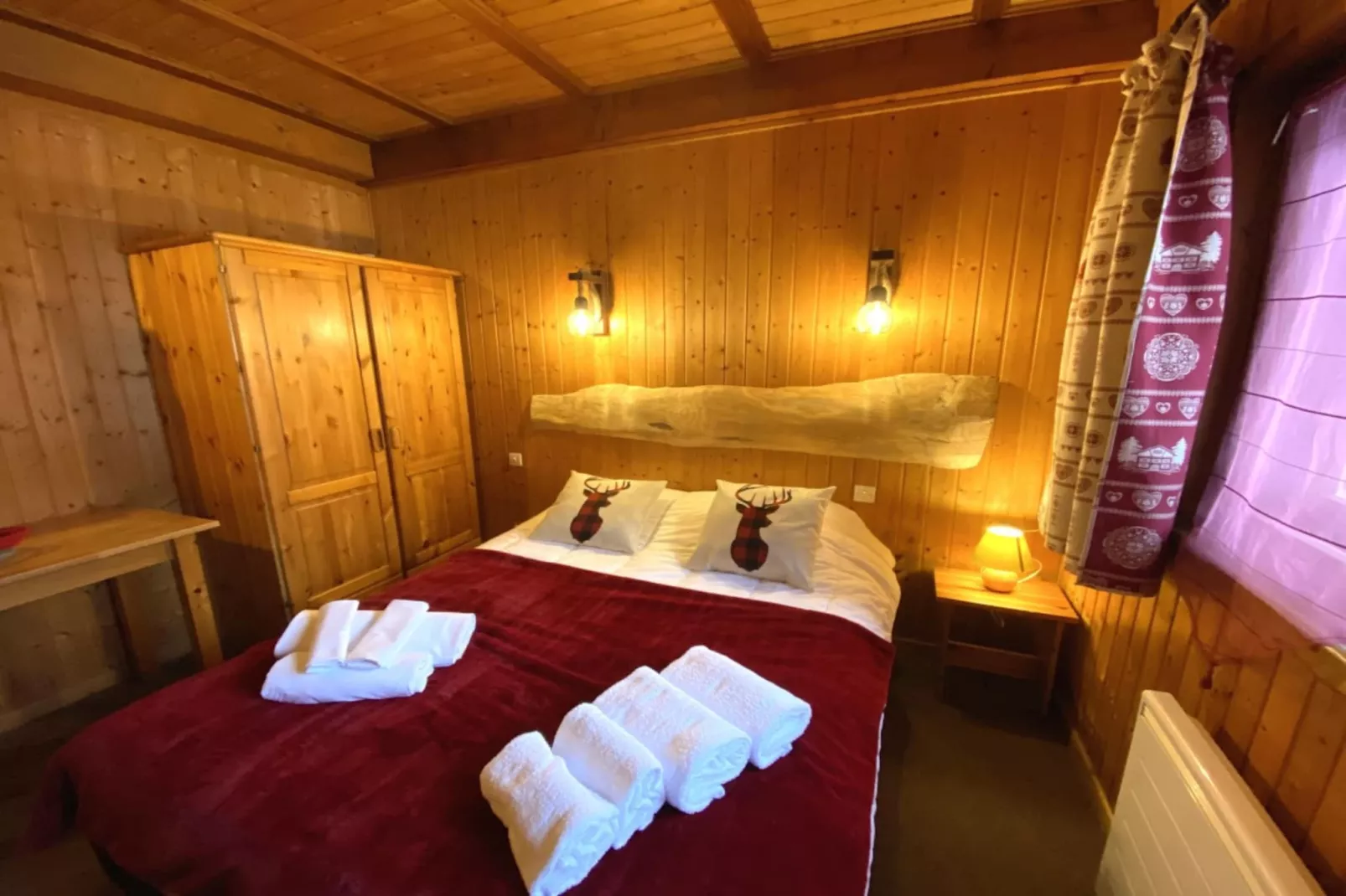 LE TRAPPEUR  Chalet en bois vue montagne-Slaapkamer