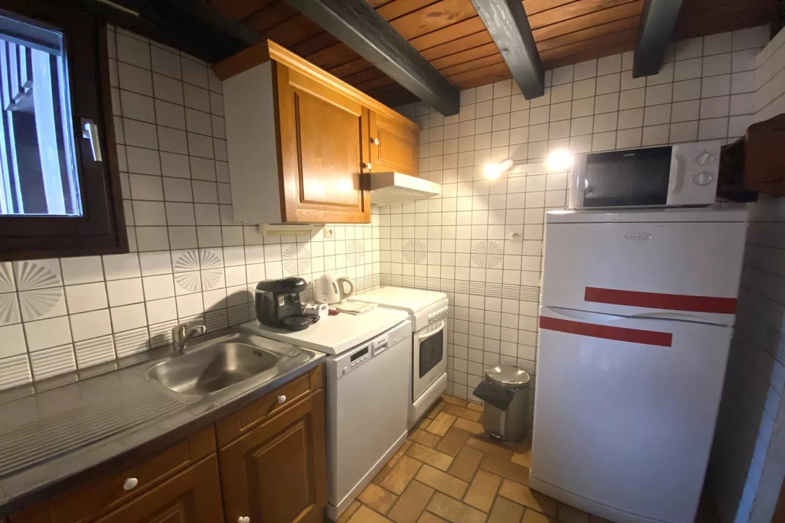 LA POMME DE PIN 1  Appartement avec terrasse-Keuken