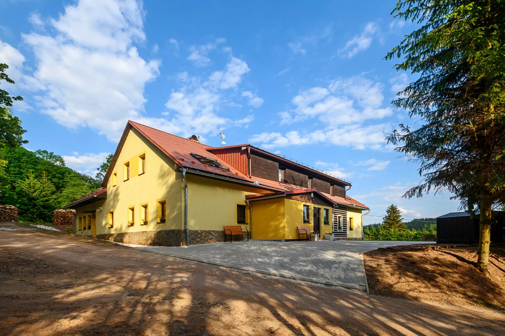 Luxe Villa in Bernartice, ook voor groepen KKH045-Buitenlucht