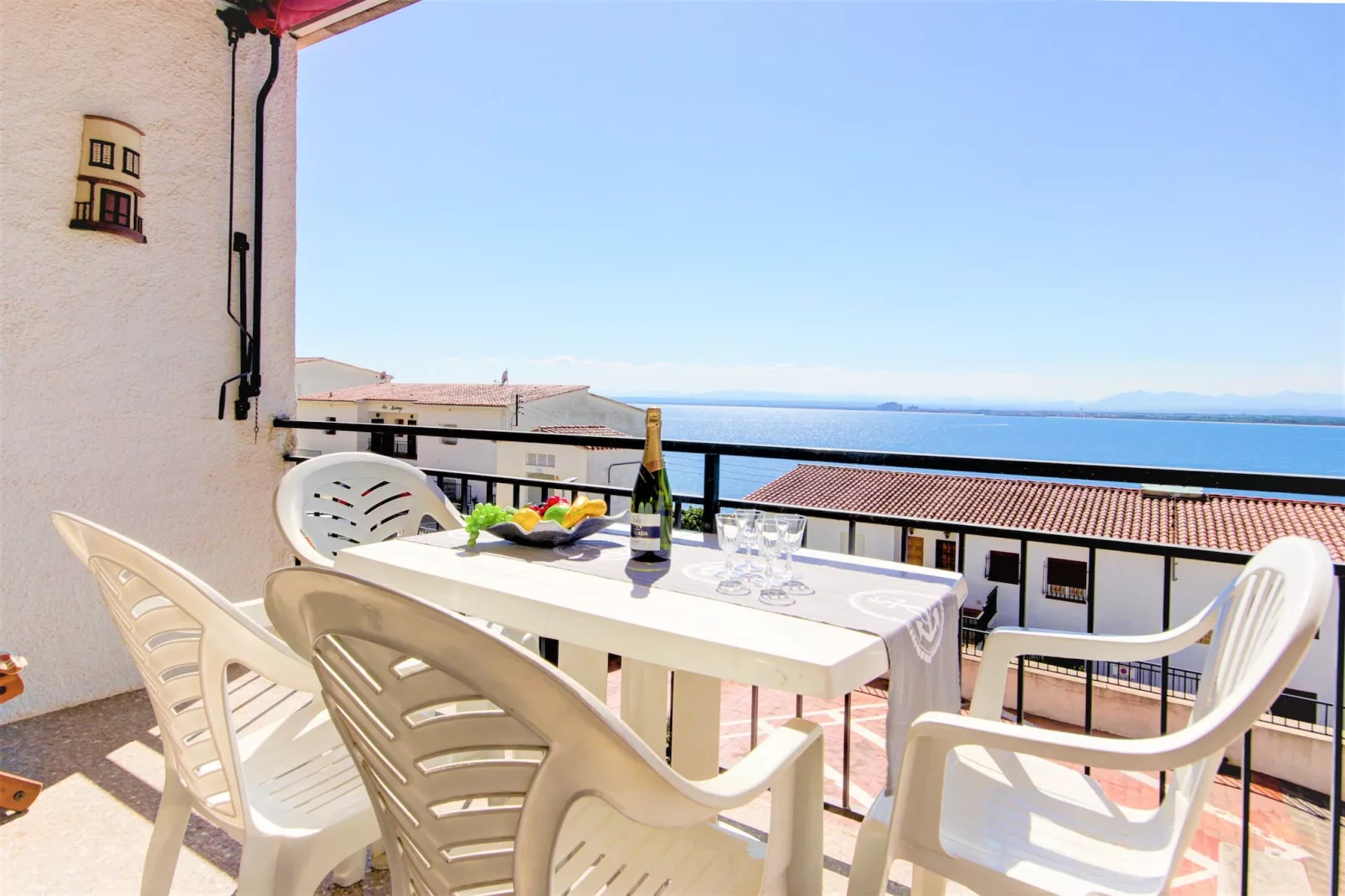 LES ROQUES C B1 Roses-Terrasbalkon