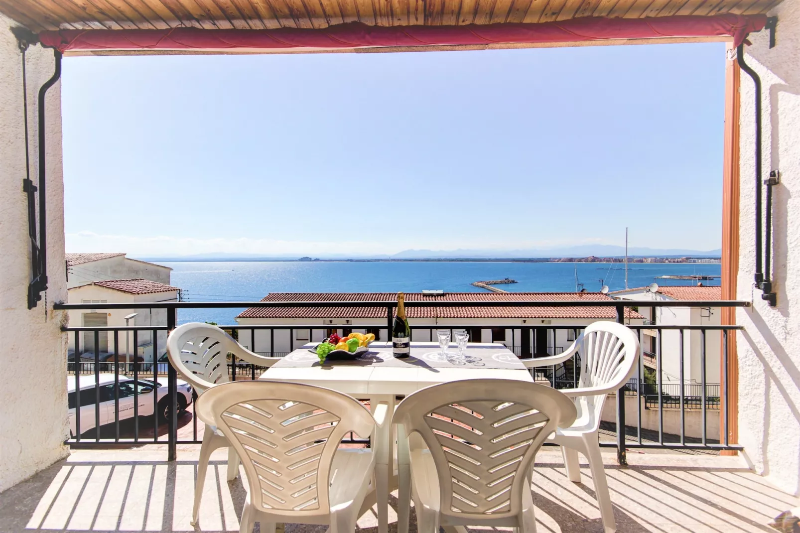 LES ROQUES C B1 Roses-Terrasbalkon