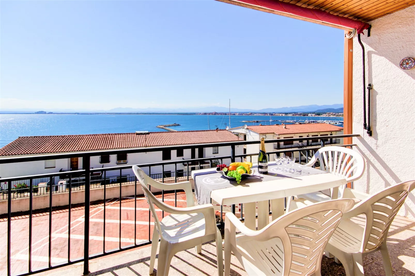 LES ROQUES C B1 Roses-Terrasbalkon