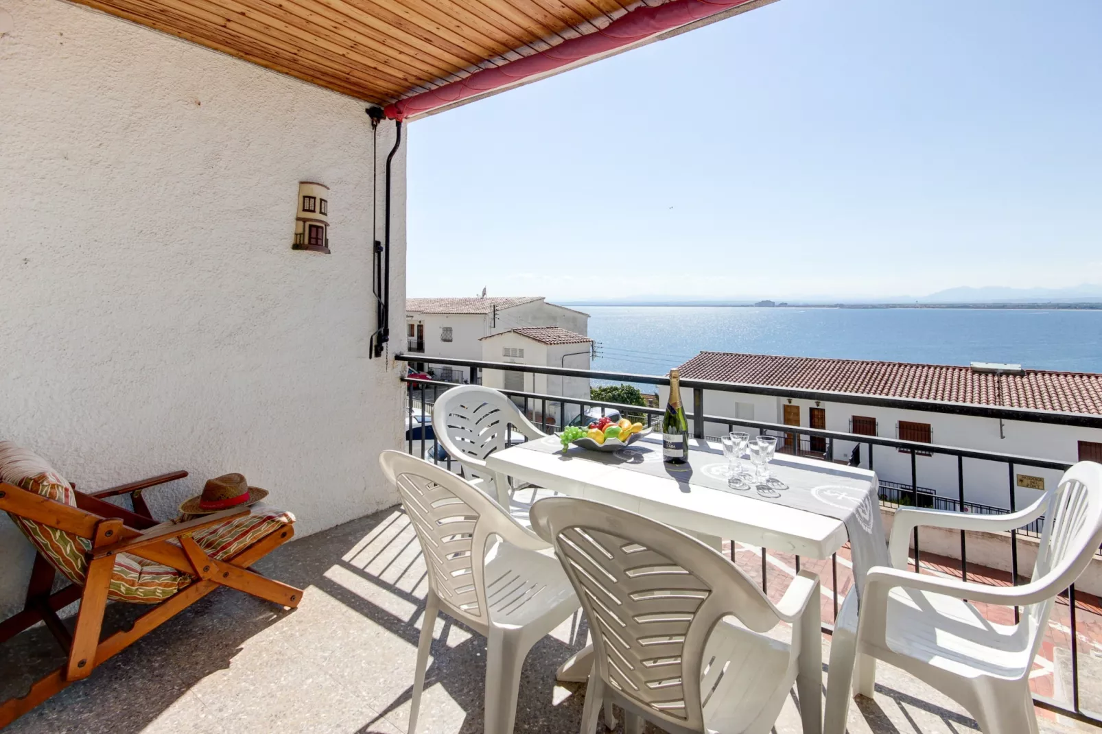 LES ROQUES C B1 Roses-Terrasbalkon