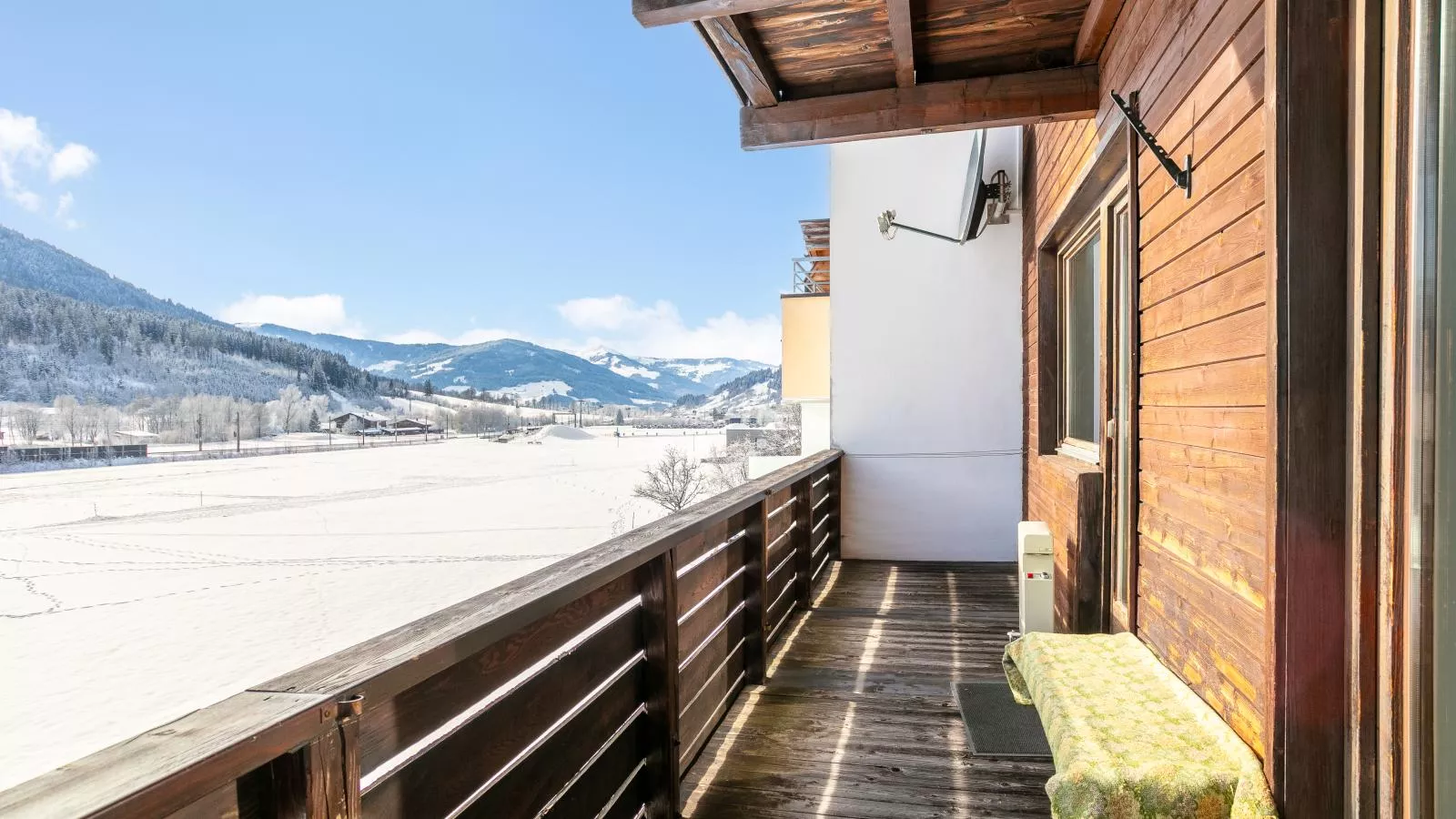 Brixen Alpin Living Top 9 und 10-Terrasbalkon