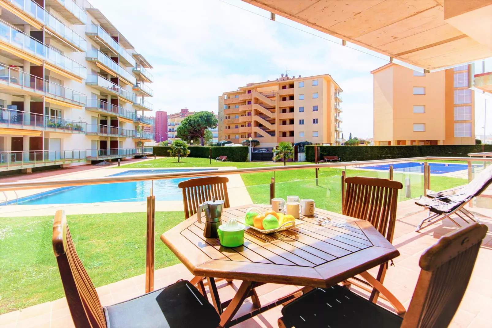 MARINES MESTRAL Bjs 8 Roses-Terrasbalkon