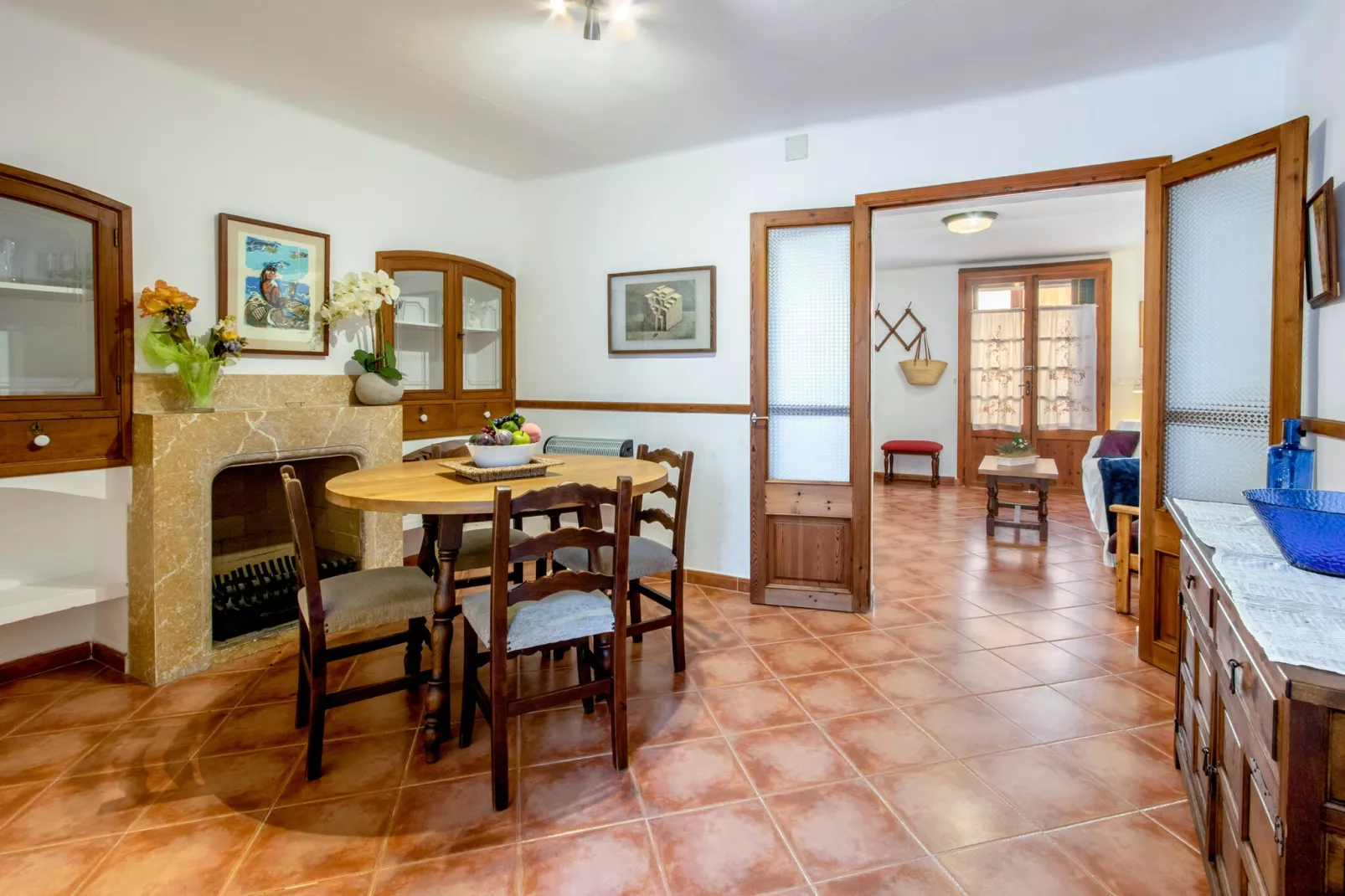 Casa Joana Acogedora Casa de Pueblo con Terraza-Eetkamer