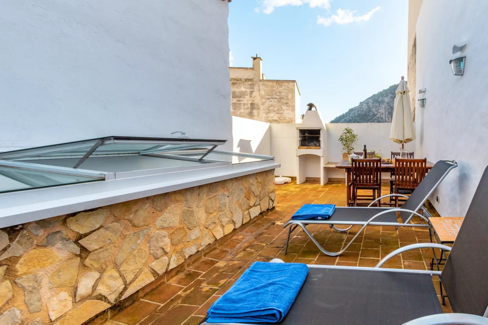 Casa Joana Acogedora Casa de Pueblo con Terraza-Terras