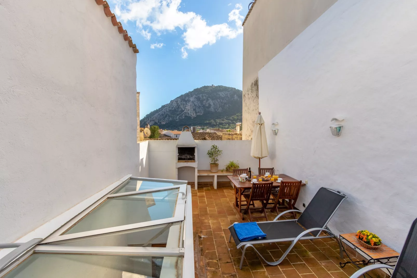 Casa Joana Acogedora Casa de Pueblo con Terraza-Terras