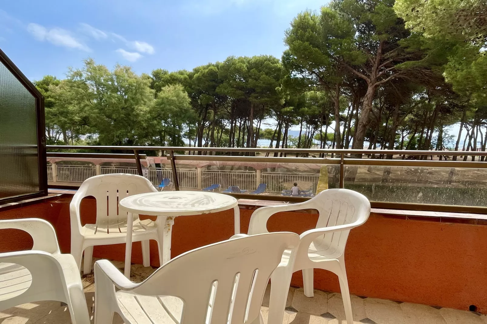 SALLES BEACH 03-Terras