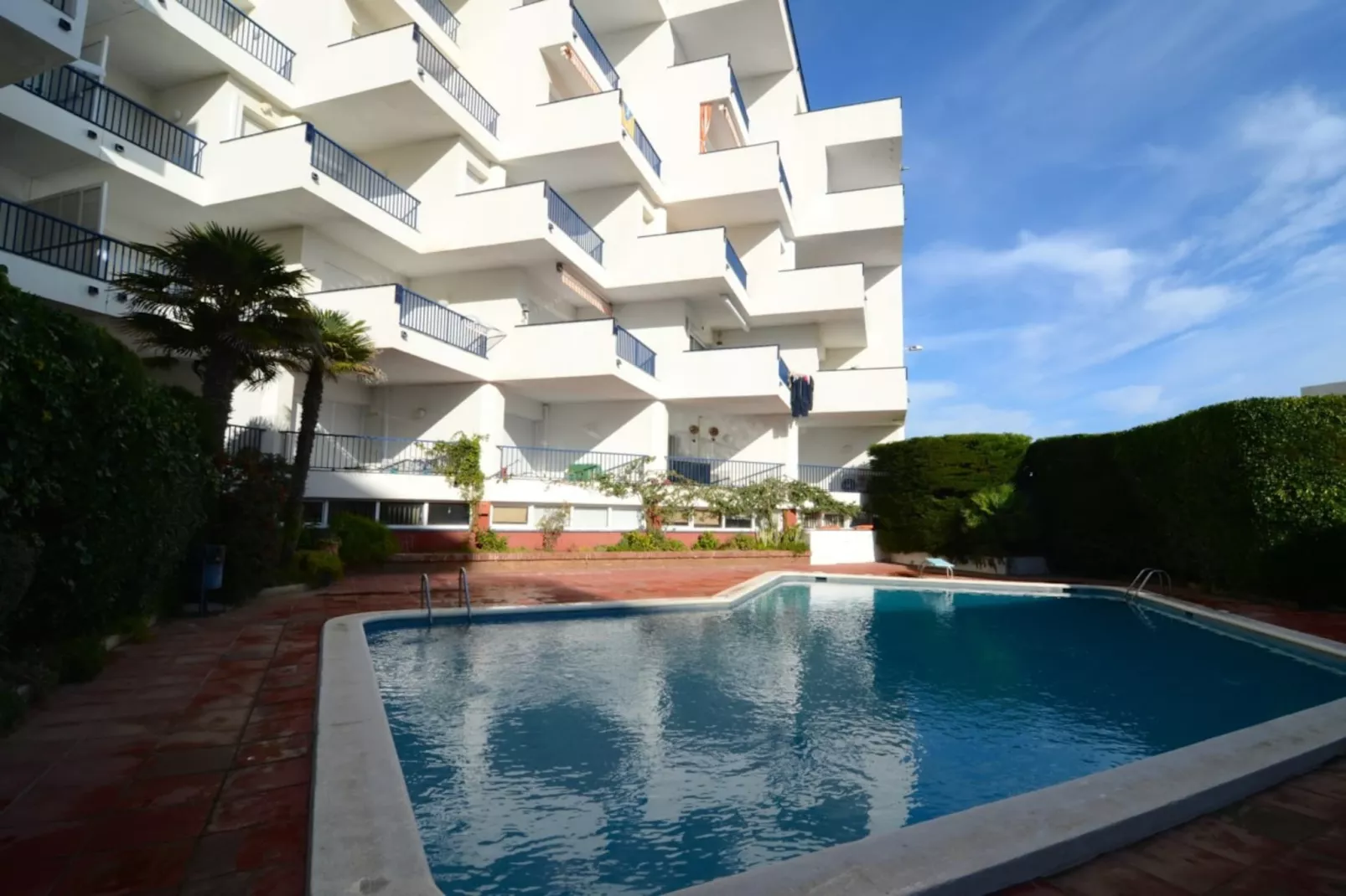 APARTMENT PASSEIG DEL MAR 22-Zwembad