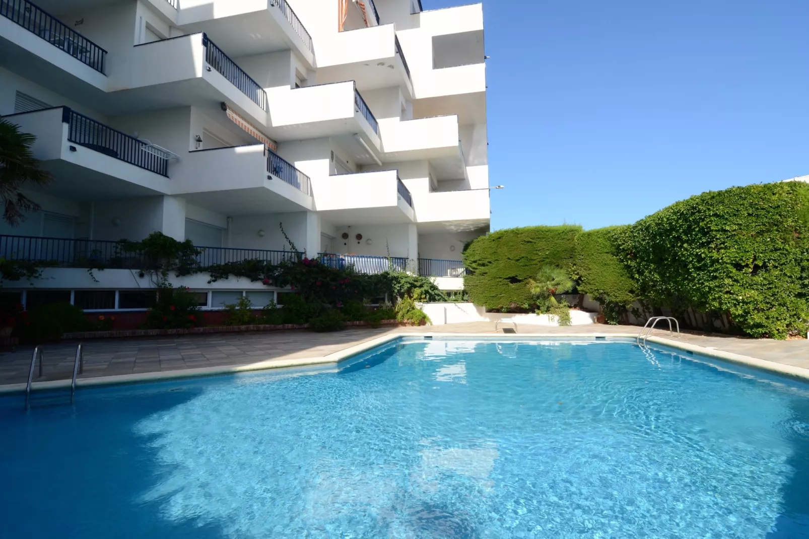 APARTMENT PASSEIG DEL MAR 22-Zwembad