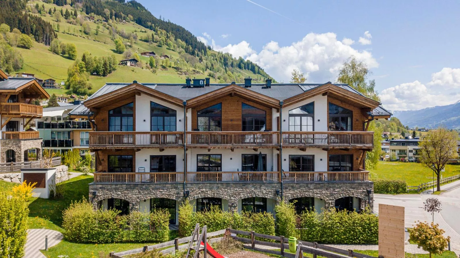 Tauern Suites Mitterwirt TOP 201-Buitenkant zomer