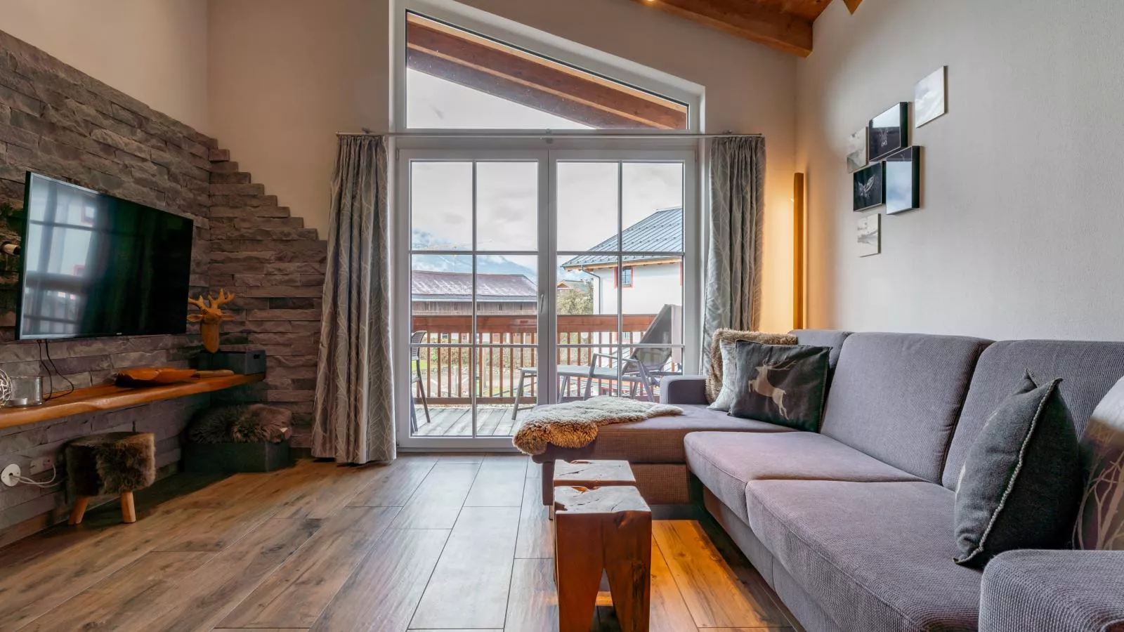 Tauern Suites Mitterwirt TOP 223-Woonkamer