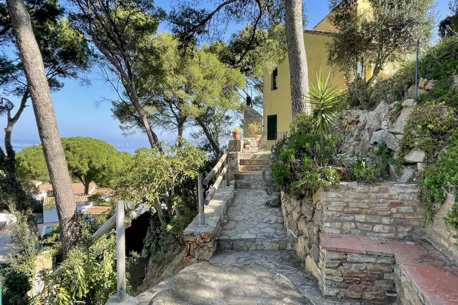 CASA GLORIA BEGUR-Tuinen zomer