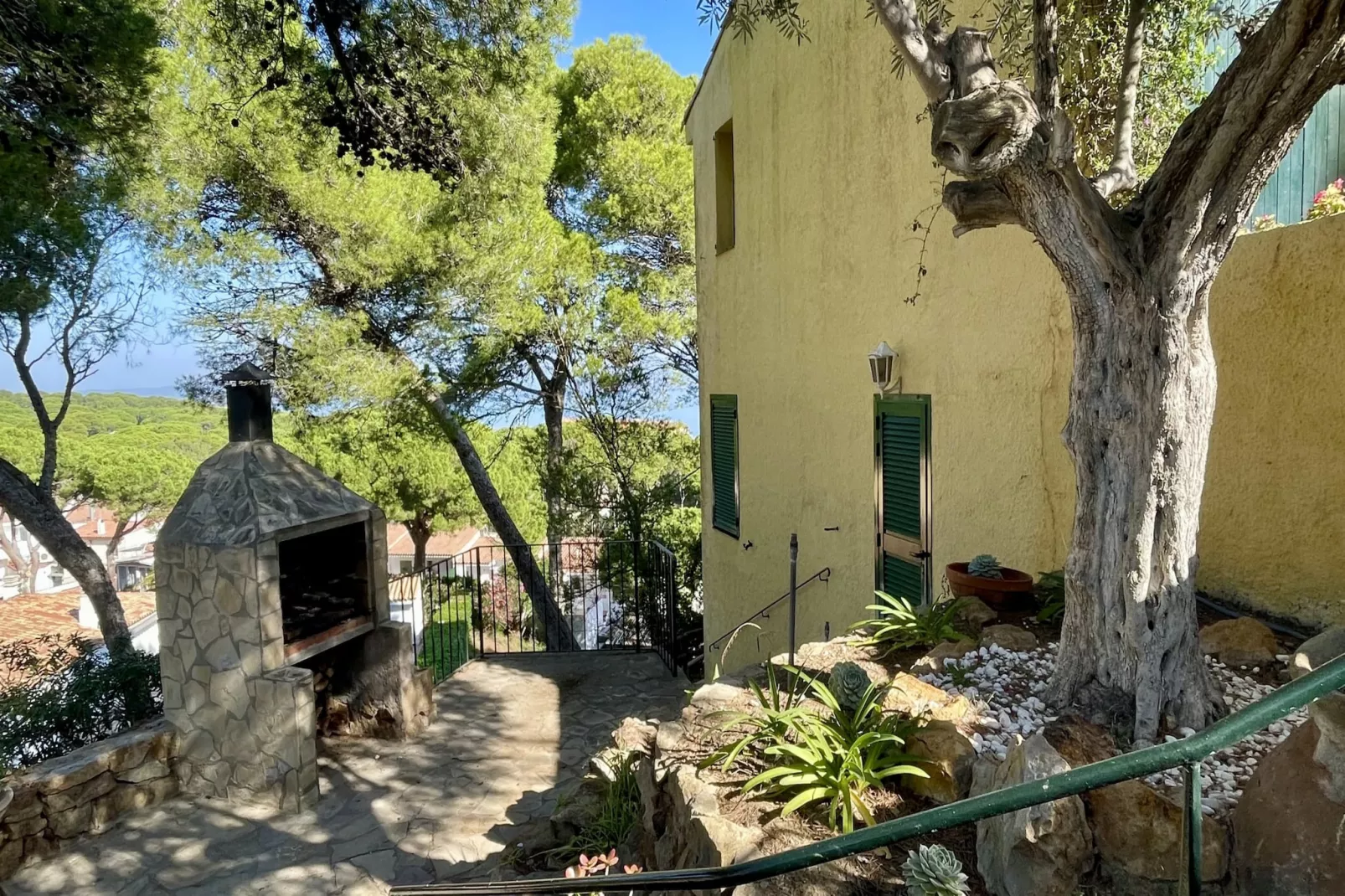 CASA GLORIA BEGUR-Tuinen zomer