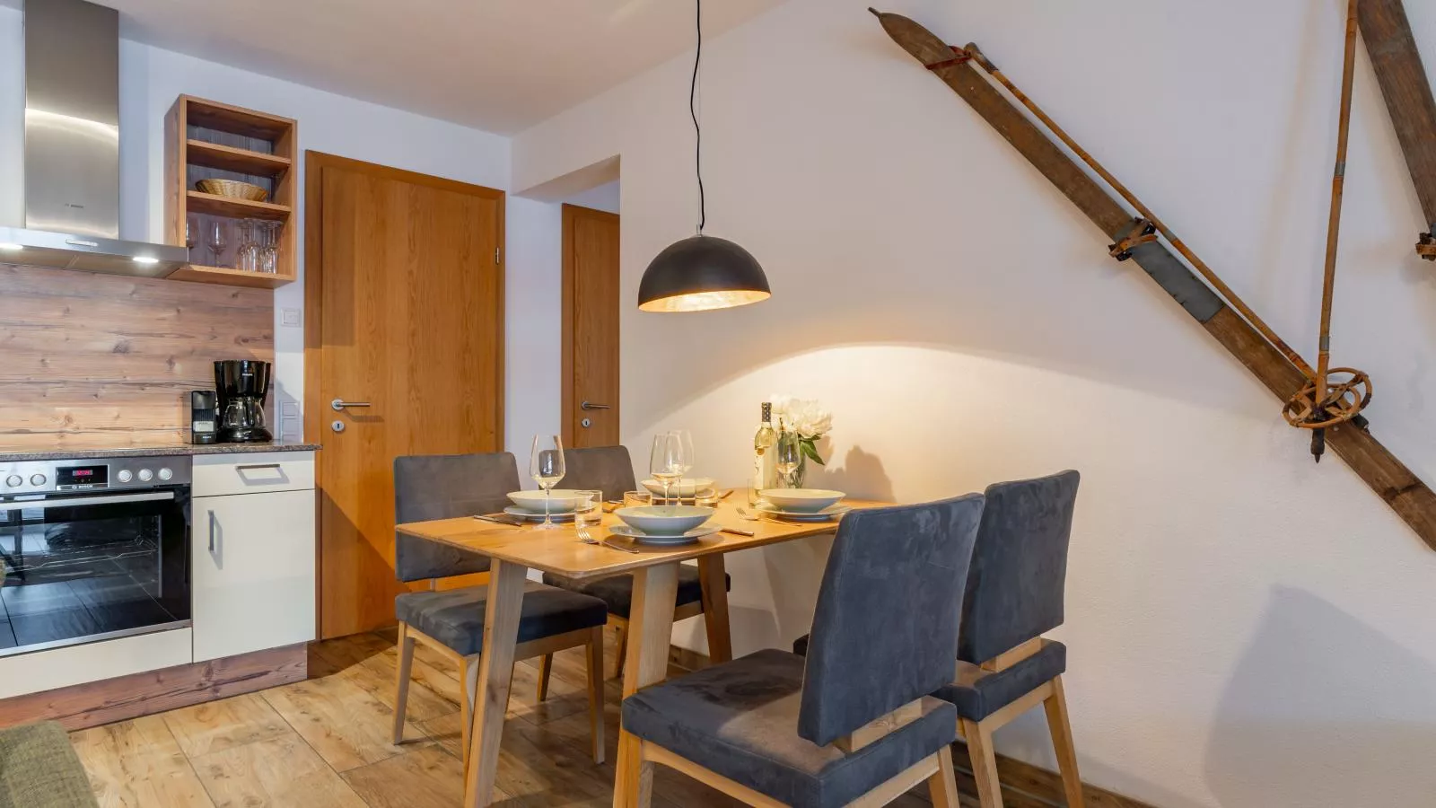 Tauern Suites Mitterwirt TOP 303-Eetkamer