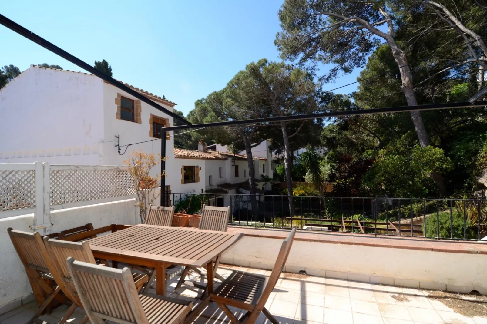 PLAÇA DELS POUS SUR-Buitenkant zomer