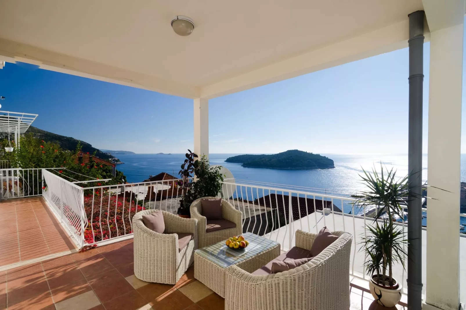 Apartments Isabora - Luxury Two Bedroom Apartment with Terrace and Sea View