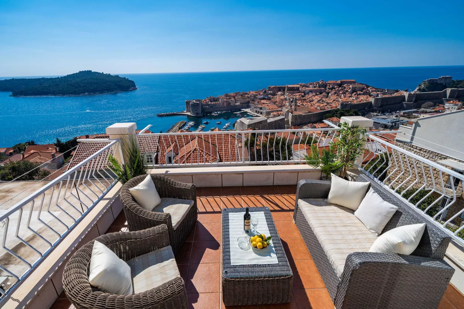 Apartments Isabora - Premium Two-Bedroom Apartment with Terrace and Sea View-Terras