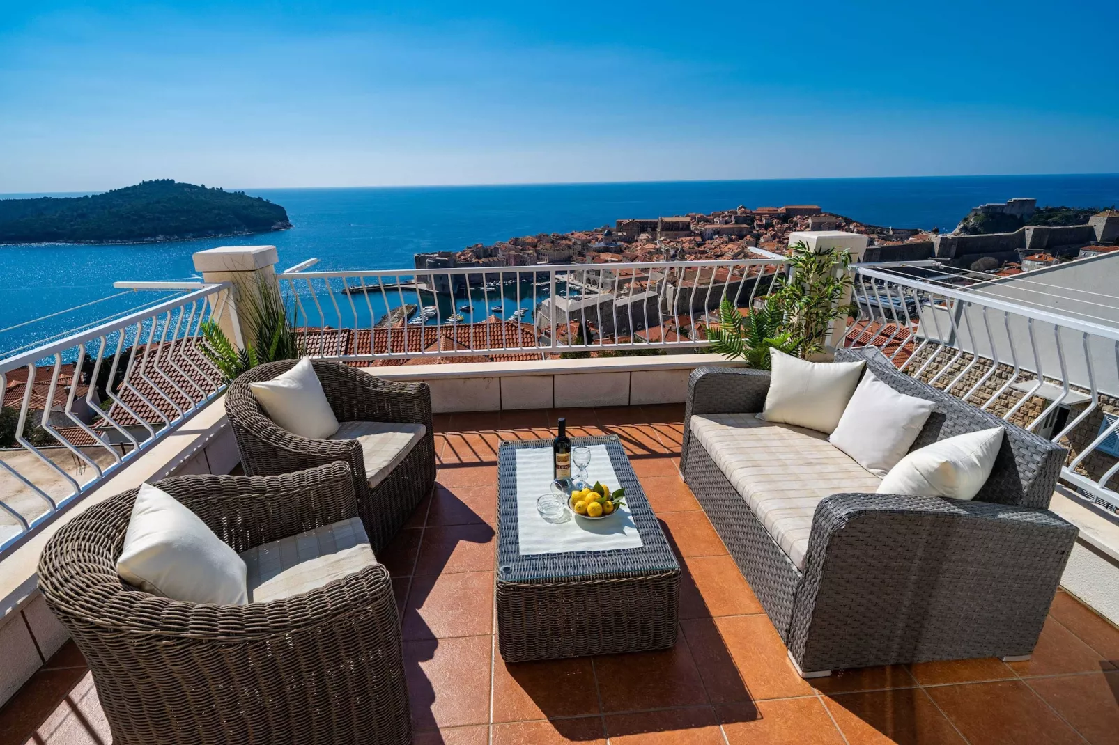 Apartments Isabora - Premium Two-Bedroom Apartment with Terrace and Sea View-Terras