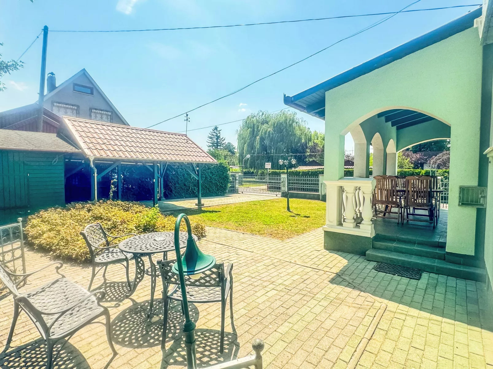 Green House-Buiten