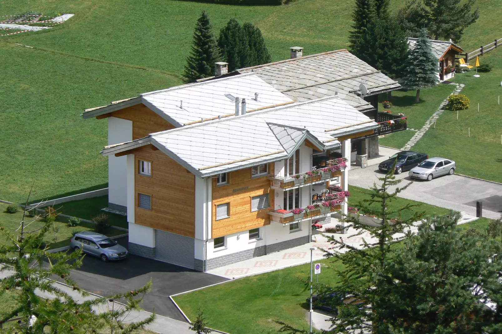 Haus Alpenstern Wohnung Distel-Buitenkant zomer