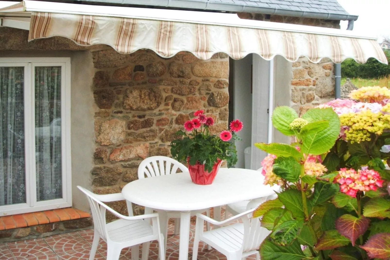 Terraced house Lanmodez - Petit gîte-Terrasbalkon