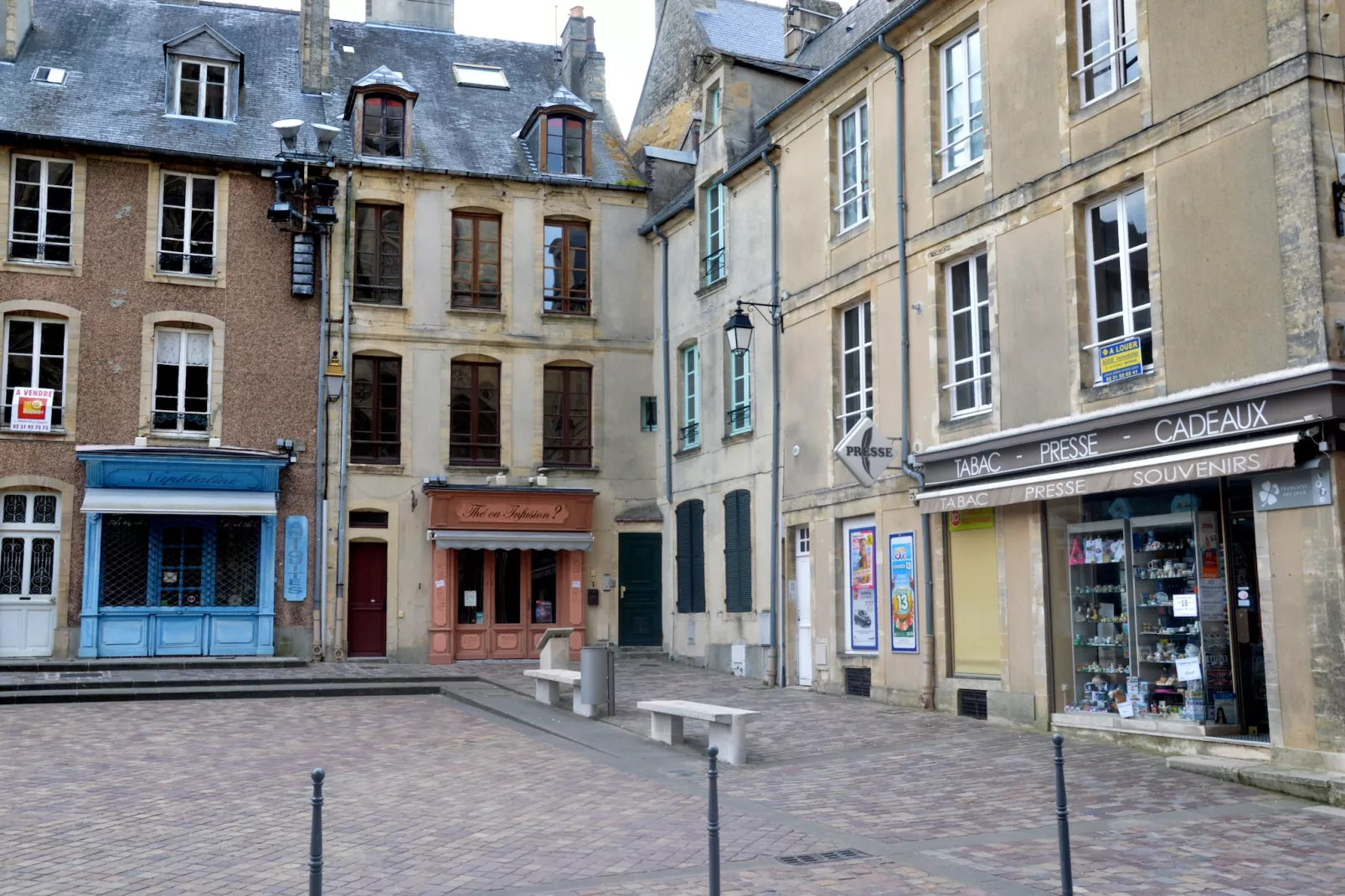 Le Parvis de la Cathédrale I