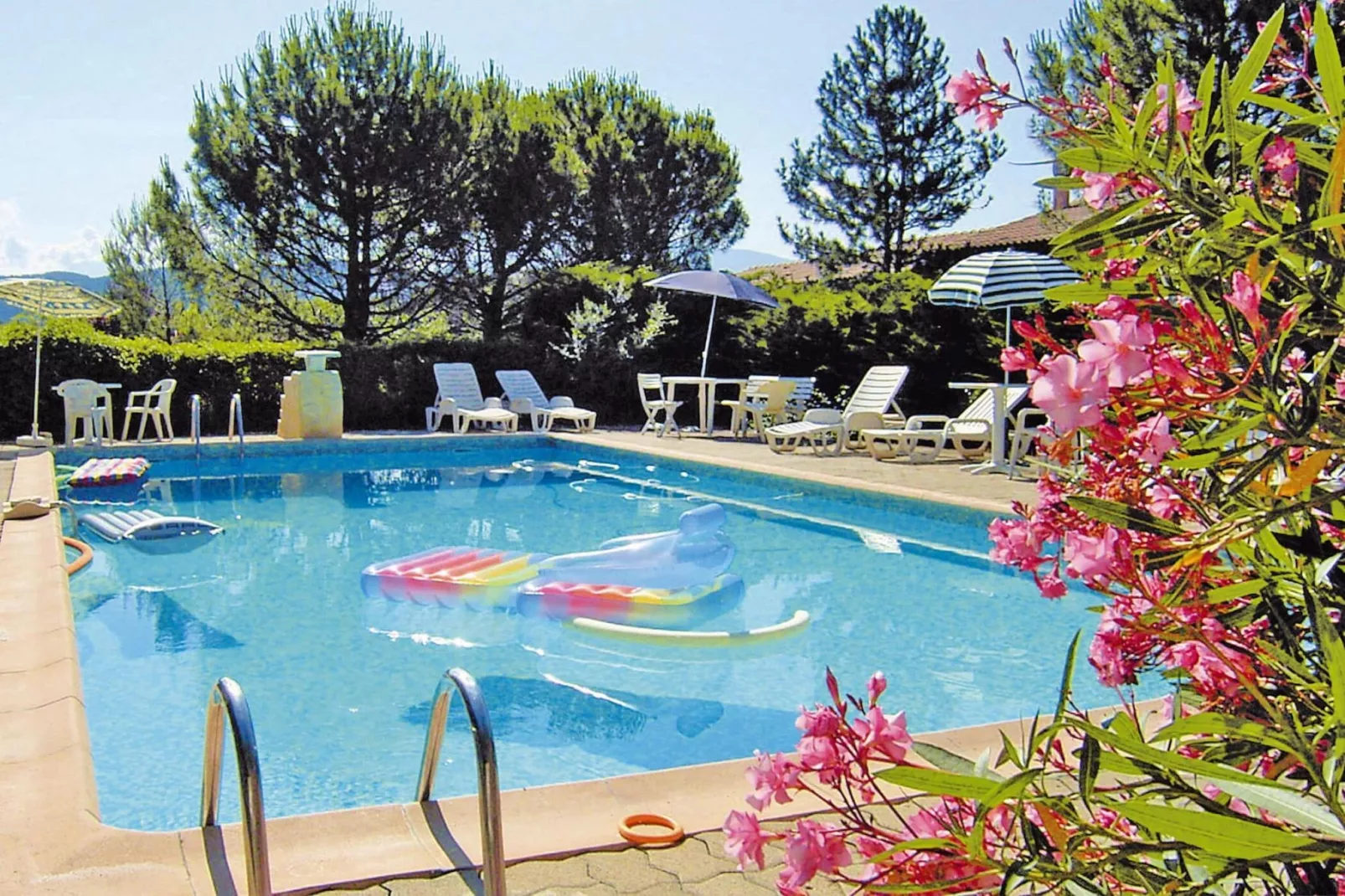 Ferienhaus in Vaison-la-Romaine / Le Mont Ventoux-Tuinen zomer