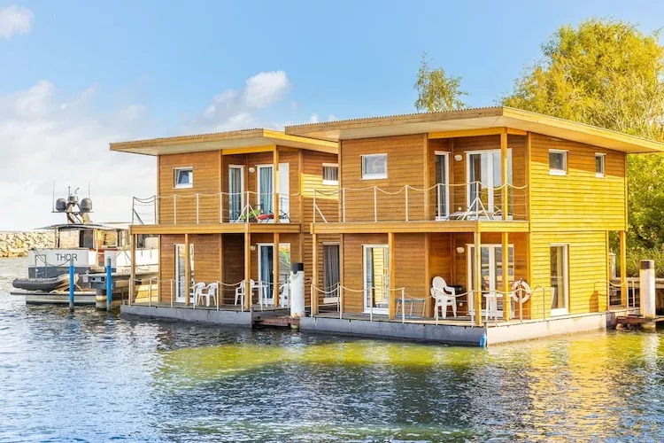 Floating House 5 - Classic / 4 Personen