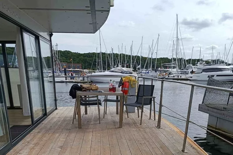 Floating 44 - Boot 2 / 3 Personen-Terrasbalkon