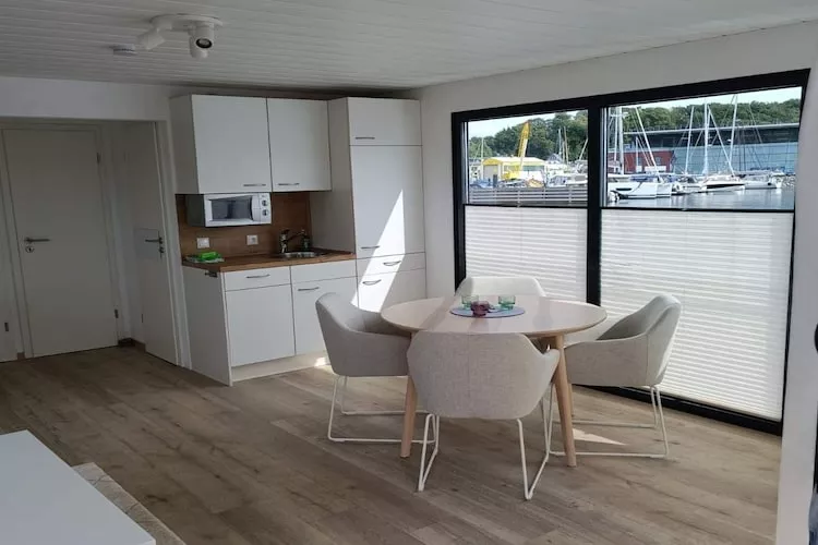 Floating 44 - Boot 2 / 4 Personen-Woonkamer