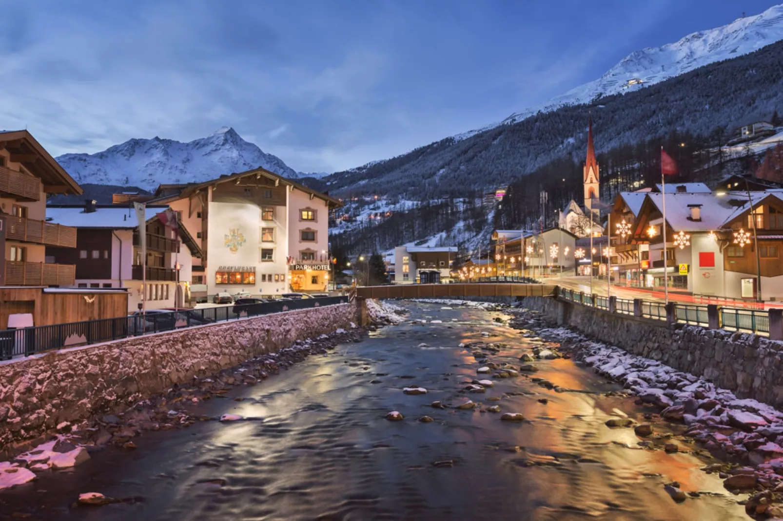 Landhaus Falkner Sölden-Buitenkant zomer