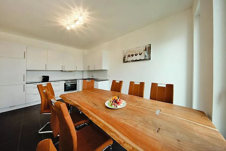 Luxus Appartement / 5 Personen-Eetkamer