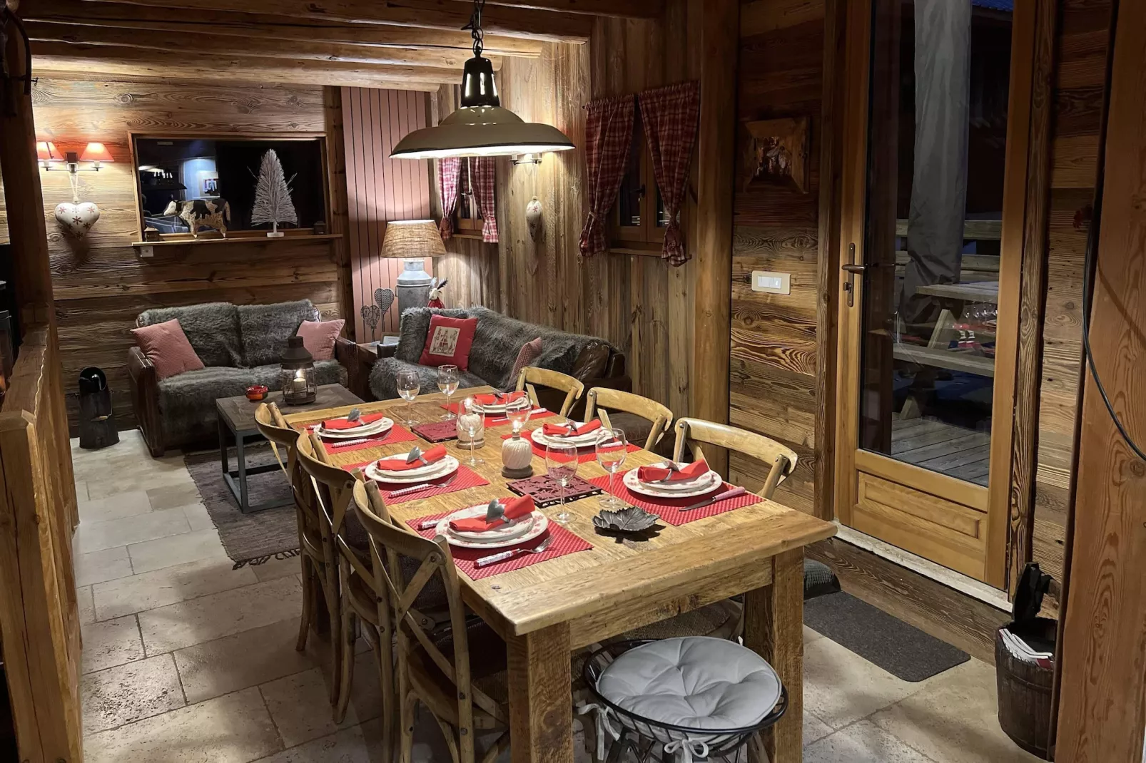 Chalet Les Alpages-Eetkamer