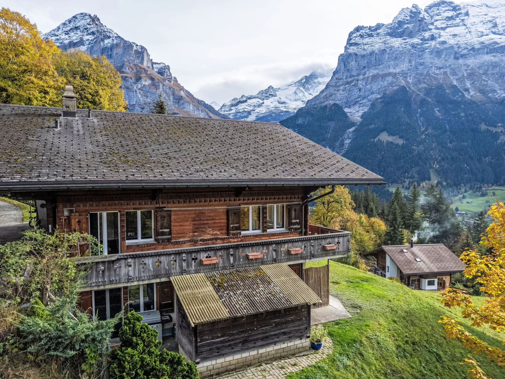 Chalet uf Duft-Buiten