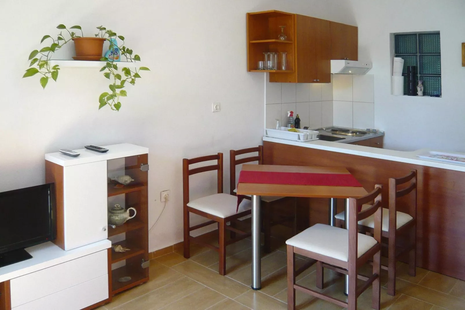 Bungalow Zoran, Starigrad Paklenica-E8 - 5 Pers.-Buitenkant zomer