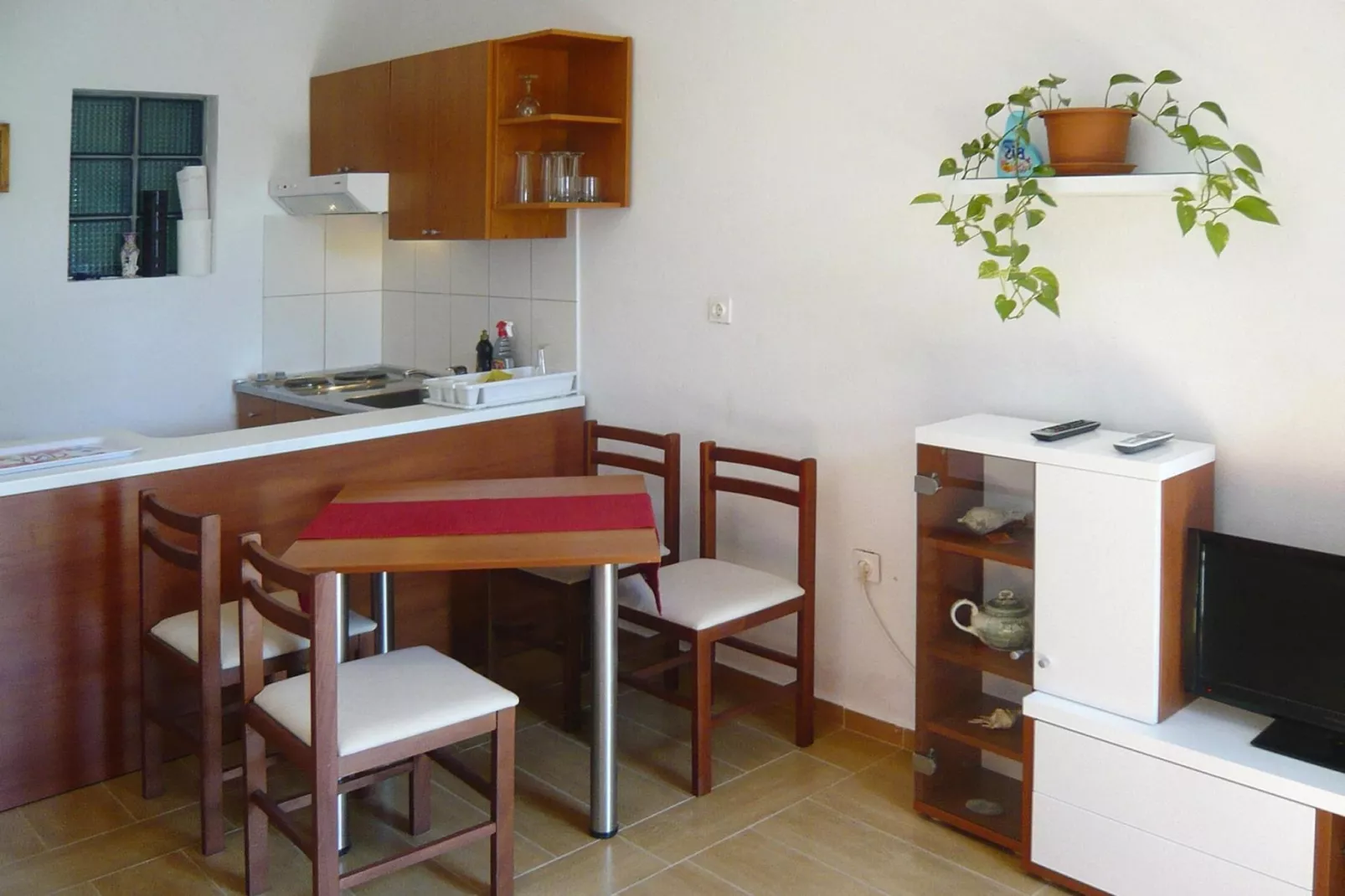 Bungalow Zoran, Starigrad Paklenica-E8 - 5 Pers.-Buitenkant zomer