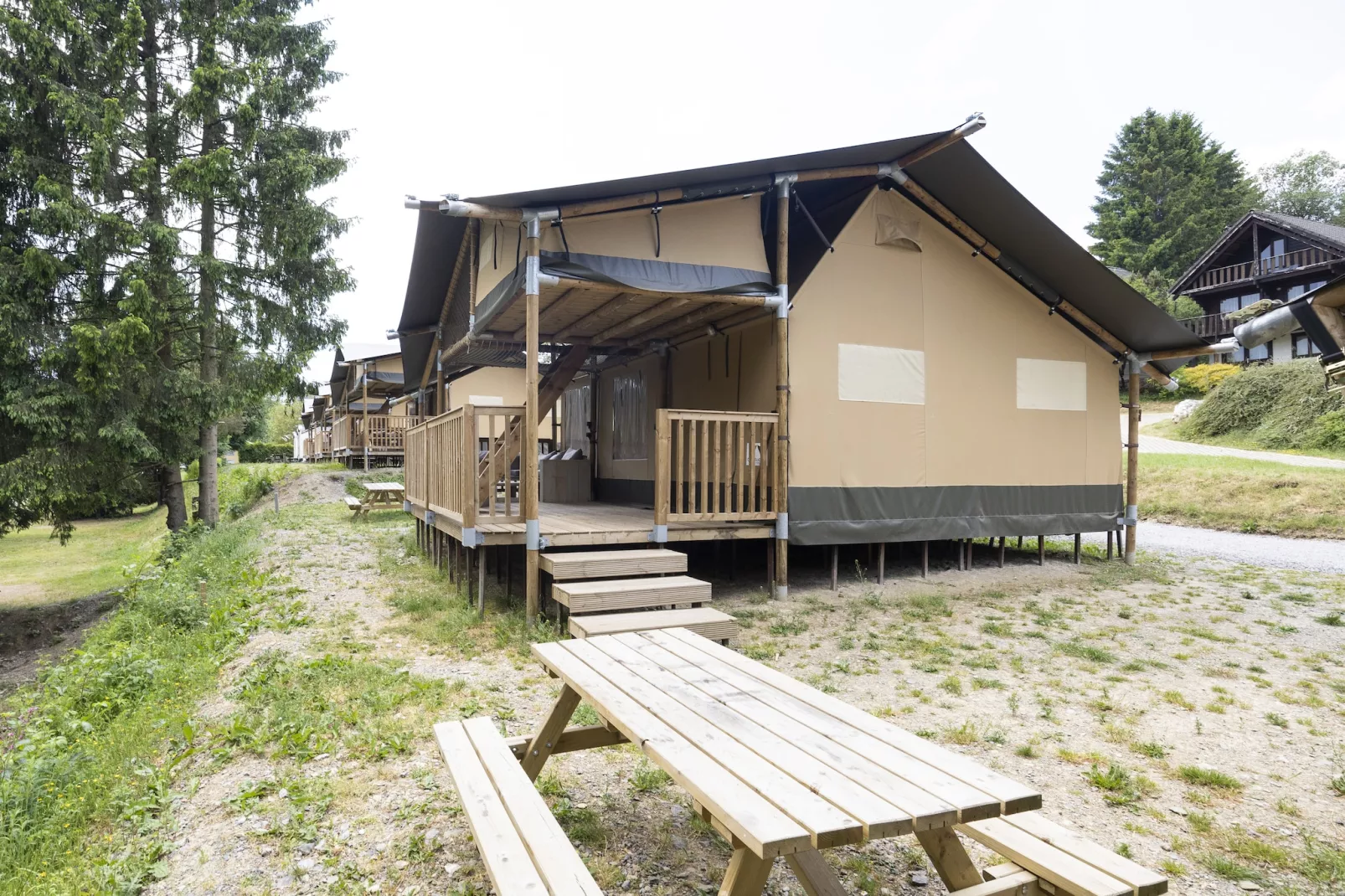 Ranger Lodge-Buitenkant zomer