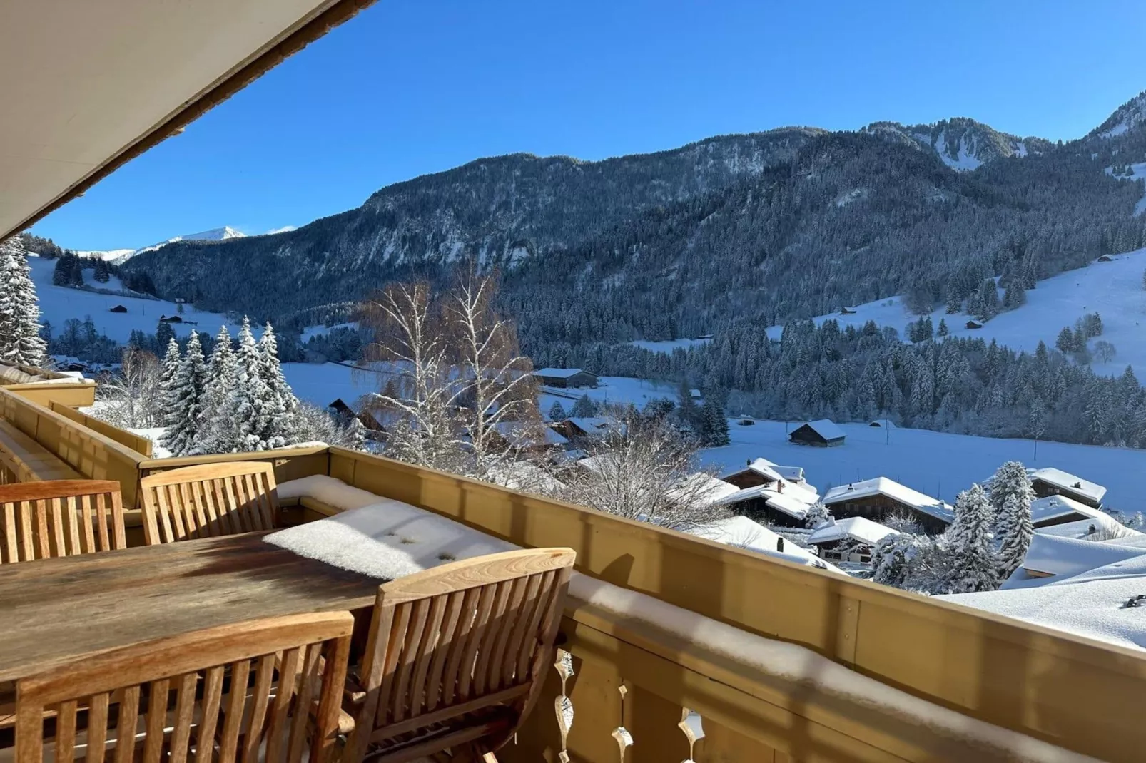 Marvelous Luxurious Furnished Flat with Outstanding Views-Uitzicht zomer