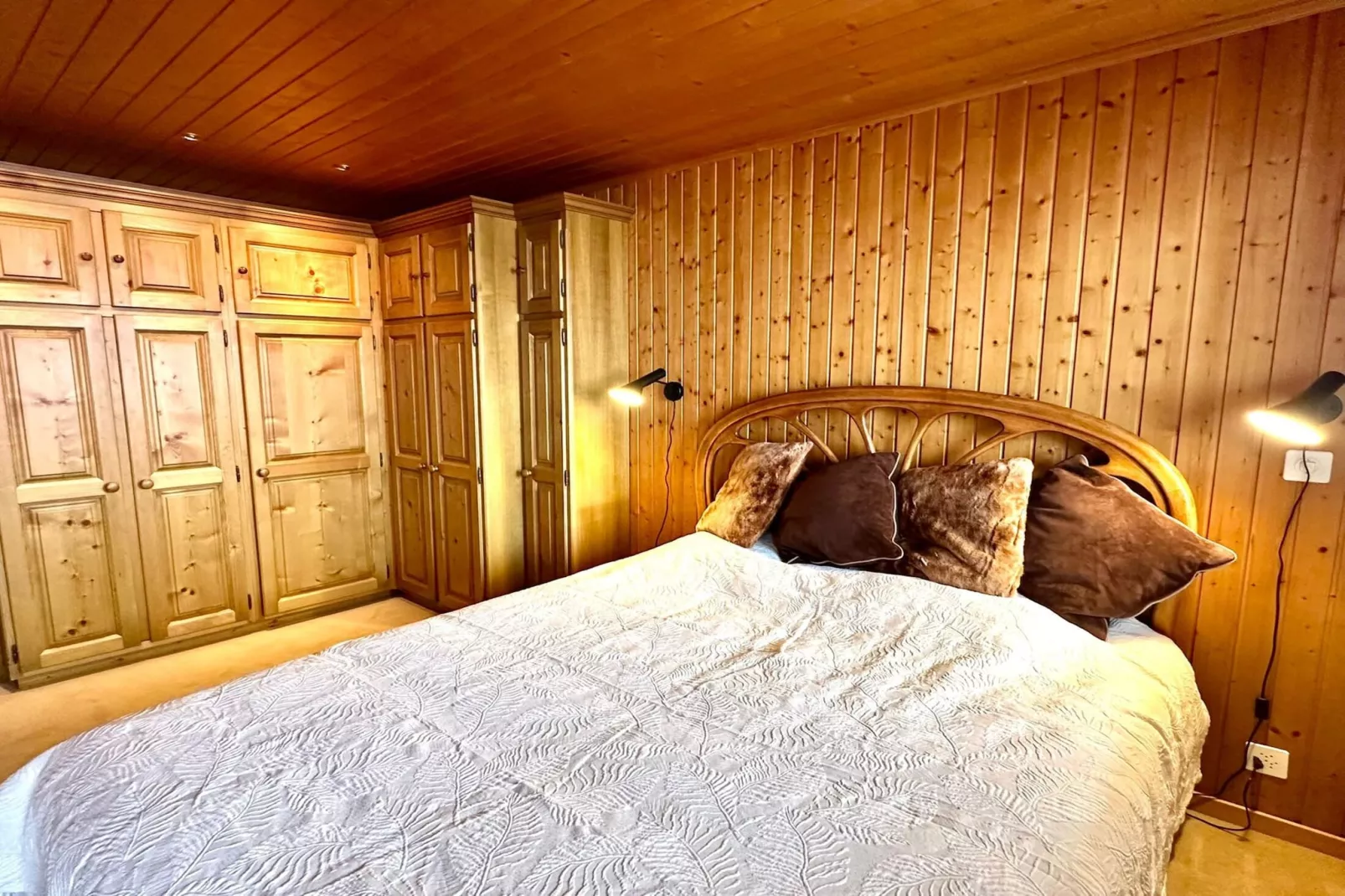 Chalet Bliss Spacious Six Bedrooms And Breathtaking Views-Badkamer