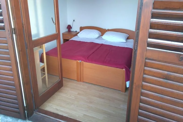 Guest House Hazdovac - Double Room with Balcony and Sea View-Slaapkamer